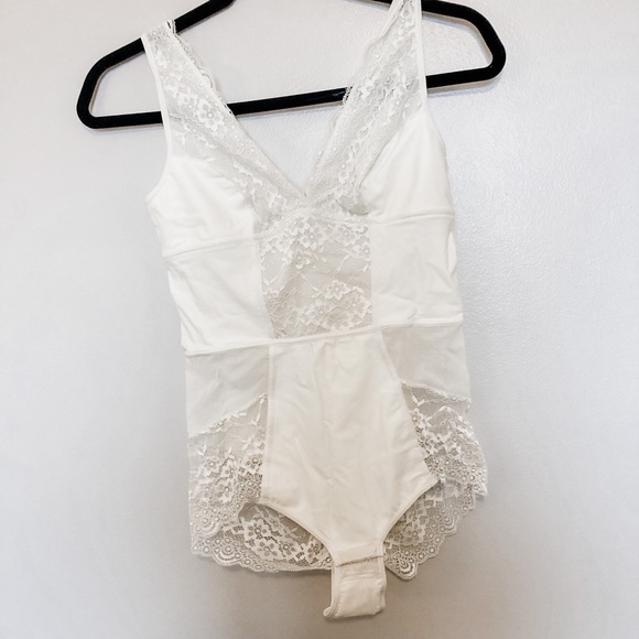 โ๏ธ Squeem Brazilian Flair Shapewear Bodysuit - Picture 1 of 5